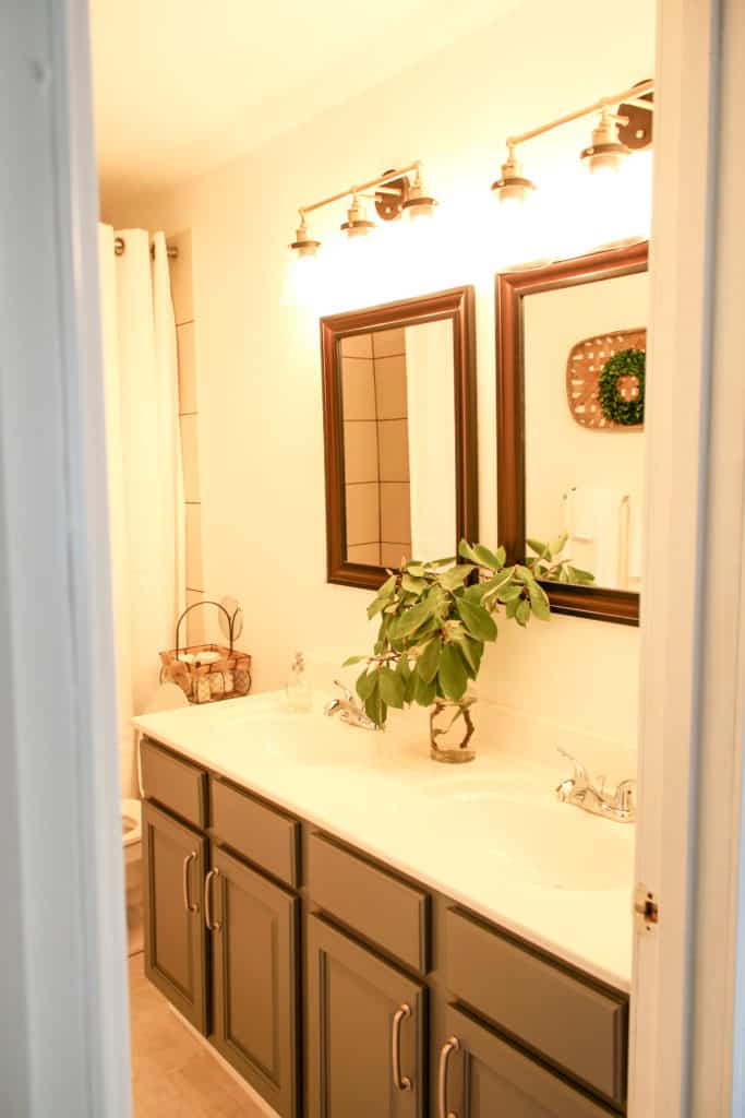 Fixer Upper Bathroom Makeover