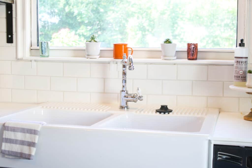 Farmhouse sink