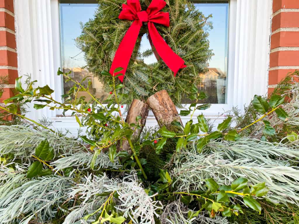 how to decorate winter window boxes
