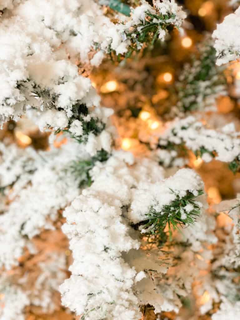 Snoflocked CHristmas tree